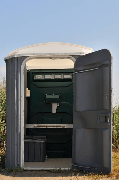Best Best portable toilet rental  in Maple Bluff, WI