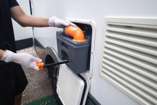 Best Portable bathroom rental  in Maple Bluff, WI